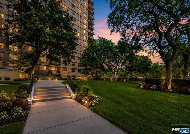 2nd image of 2200 Central Rd, Fort Lee, NJ 07024