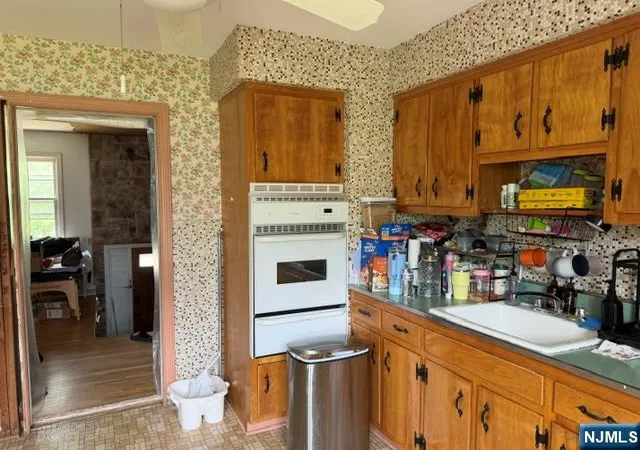 Photo 4 of Single family home for sale at 515 Chestnut St, Roselle, NJ 07203 | MLS# 26025243 | Listing updated on 2026-07-23