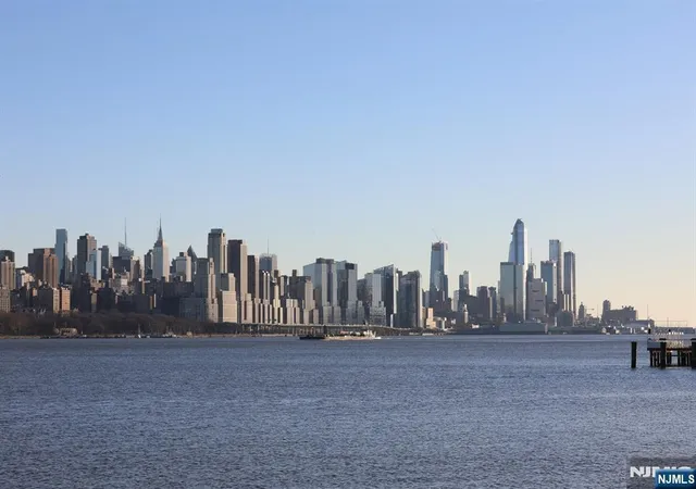 16th image of 129 The Promenade, Edgewater, NJ 07020 | MLS# 26025274