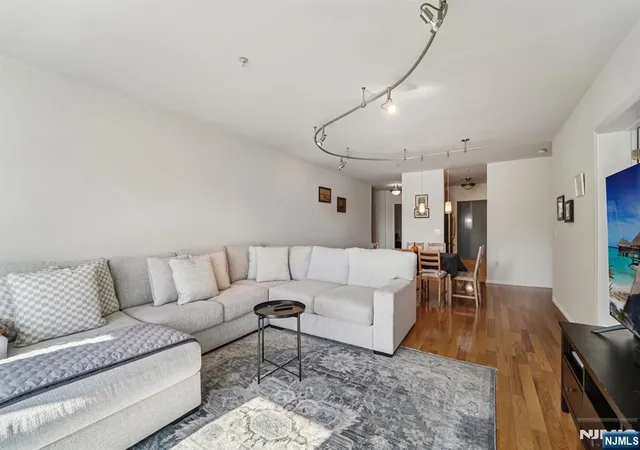 2nd image of 129 The Promenade, Edgewater, NJ 07020 | MLS# 26025274
