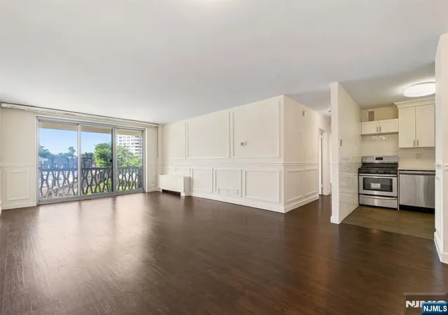 2nd image of 2100 Linwood #2Y, Fort Lee, NJ 07024 | MLS# 26025411
