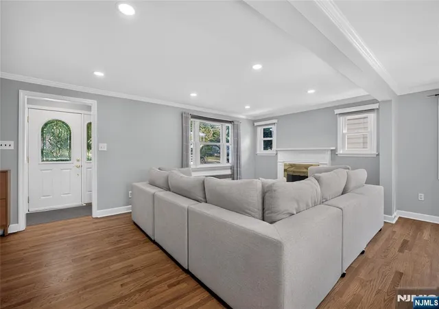 Photo 3 of Single family home for sale at 29 Laurel Ave, Livingston, NJ 07039 | MLS# 26025452 | Listing updated on 2026-08-23