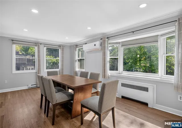 Photo 4 of Single family home for sale at 29 Laurel Ave, Livingston, NJ 07039 | MLS# 26025452 | Listing updated on 2026-08-23