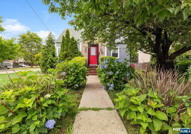 Photo 3 of Sale Pending at 1 07 Lyons Ave, Fair Lawn, NJ 07410 | MLS# 26025463 | Listing updated on 2026-07-24