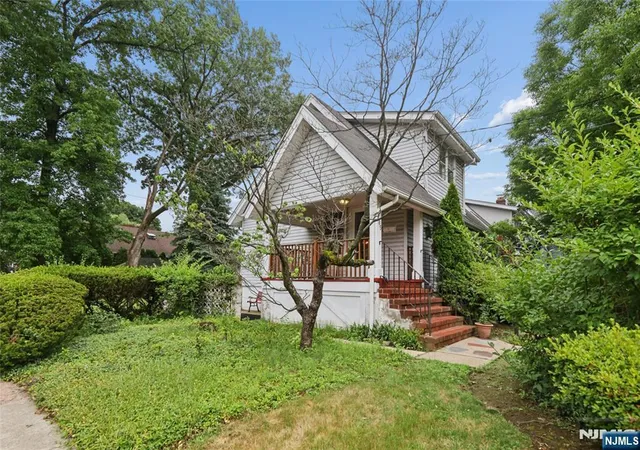 2nd image of 485 River Rd, New Milford, NJ 07646 | MLS# 26025505