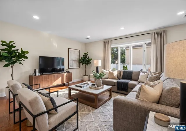 3rd image of 128 Grove St, Mahwah, NJ 07430 | MLS# 26025520