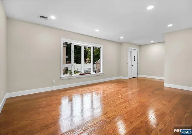 4th image of 128 Grove St, Mahwah, NJ 07430 | MLS# 26025520