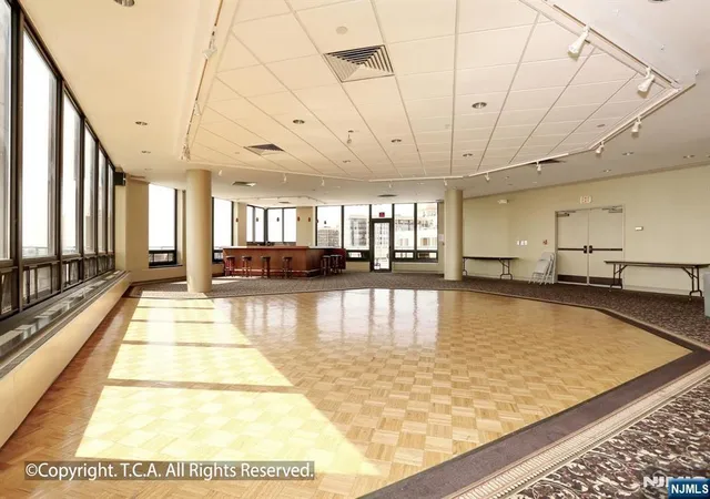 2nd image of 900 Palisade Ave, Fort Lee, NJ 07024