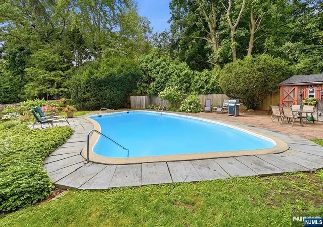 Photo 4 of Single family home for sale at 419 Sicomac Ave, Wyckoff, NJ 07481 | MLS# 26025579 | Listing updated on 2026-07-19
