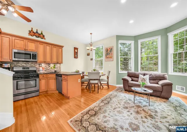 Photo 3 of Sale Pending at 15 Nuthatcher Ct, Wayne, NJ 07470 | MLS# 26025607 | Listing updated on 2026-07-25