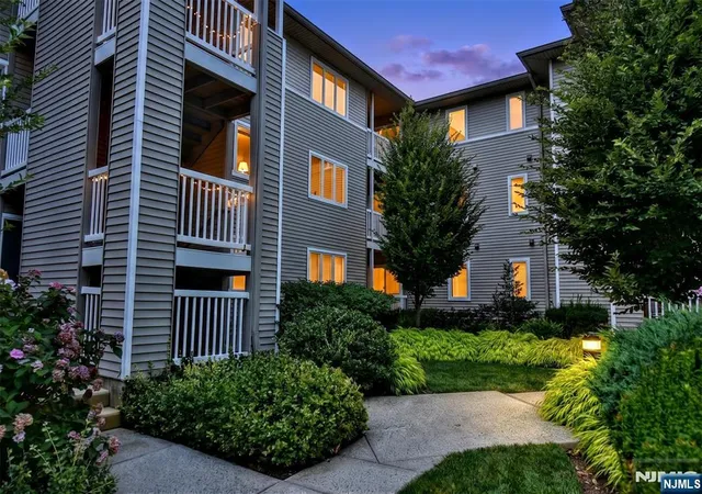 Photo 1 of Sale Pending at 125 Orchard Park, Allendale, NJ 07401 | MLS# 26025625 | Listing updated on 2026-09-09