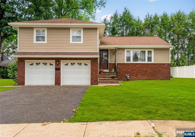 Photo 1 of Single family home for sale at 31 07 Garfield Pl, Fair Lawn, NJ 07410 | MLS# 26025641 | Listing updated on 2026-09-15