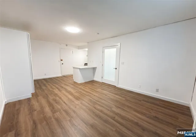 4th image of 3081 Edwin Ave #1H, Fort Lee, NJ 07024 | MLS# 26025664