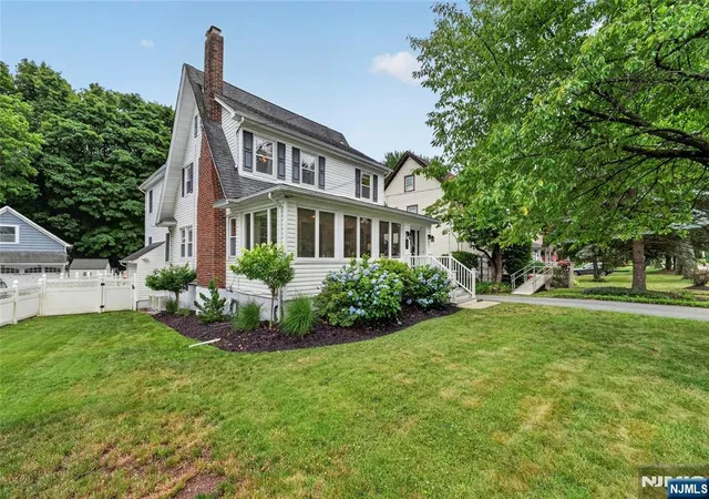 Photo 3 of Sale Pending at 453 Maple Ave, Glen Rock, NJ 07452 | MLS# 26025687 | Listing updated on 2026-09-02