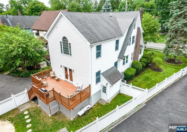 Photo 3 of Sale Pending at 453 Maple Ave, Glen Rock, NJ 07452 | MLS# 26025687 | Listing updated on 2026-09-02