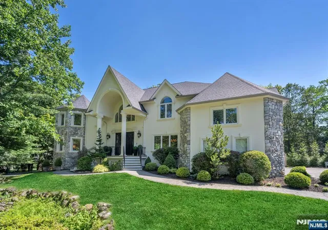 Photo 1 of Sale Pending at 16 Ware Rd, Upper Saddle River, NJ 07458 | MLS# 26025737 | Listing updated on 2026-08-07