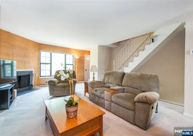 3rd image of 575 Grv St, Clifton, NJ 07013