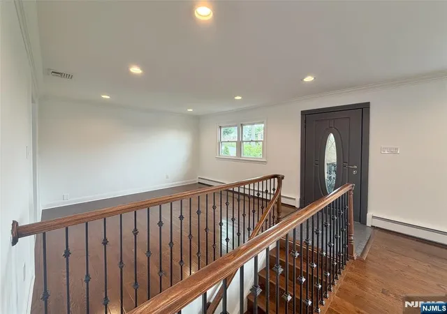 Photo 3 of Sale Pending at 662 Teneyck Ave, Lyndhurst, NJ 07071 | MLS# 26025768 | Listing updated on 2026-08-14