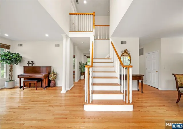 3rd image of 7 Woods Edge, Old Tappan, NJ 07675 | MLS# 26025778
