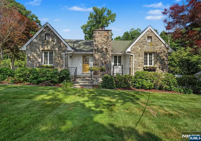 1st image of 16 Weir Pl, Ringwood, NJ 07456 | MLS# 26025782