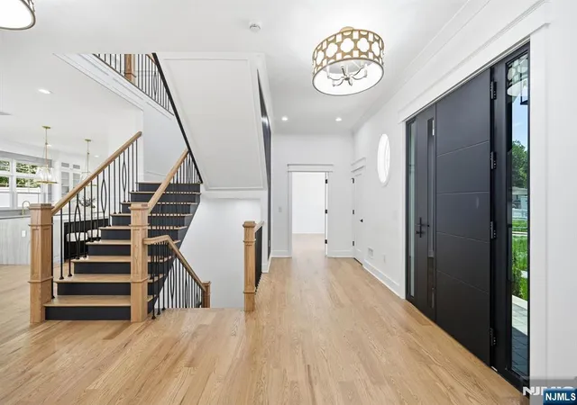 Photo 2 of Single family home for sale at 2 Wingate Dr, Livingston, NJ 07039 | MLS# 26025783 | Listing updated on 2026-09-18