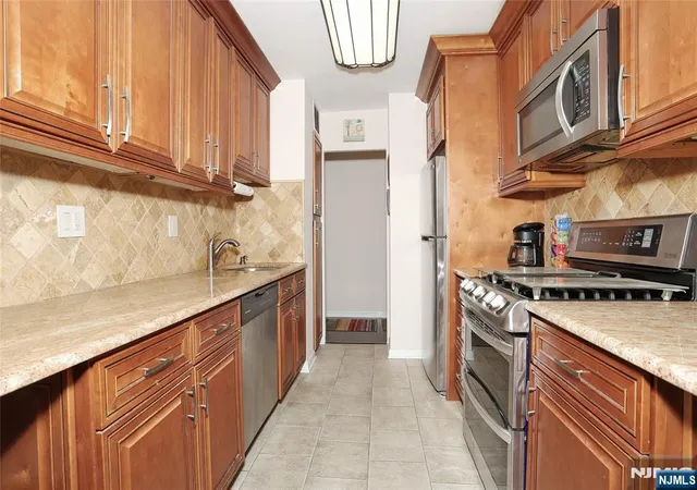 Photo 3 of House for sale at 6040 Boulevard #8H, West New York, NJ 07093 | MLS# 26025807 | Listing updated on 2026-09-27