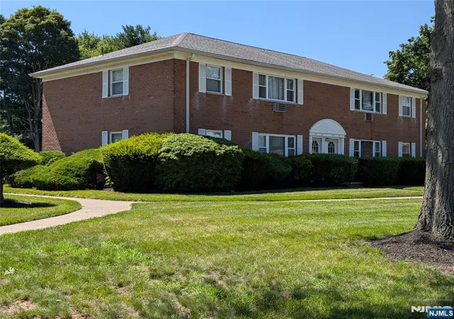 Photo 3 of Condo for sale at 43 Manchester, Wayne, NJ 07470 | MLS# 26025812 | Listing updated on 2026-07-28