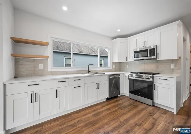 2nd image of 15 Dunkerly St, Totowa, NJ 07512 | MLS# 26025852
