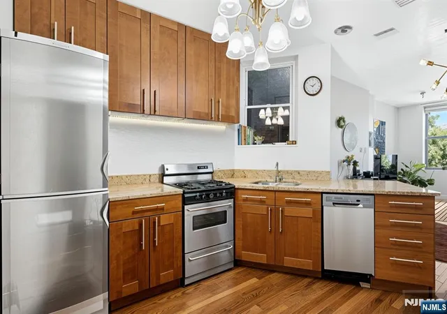 5th image of 222 48th, Union City, NJ 07087