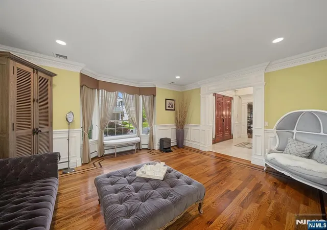 Photo 4 of Single family home for sale at 29 Meadow St, Demarest, NJ 07627 | MLS# 26025908 | Listing updated on 2026-09-13