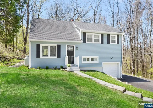 3rd image of 34 Rogers Ln, Sparta, NJ 07871 | MLS# 26025919