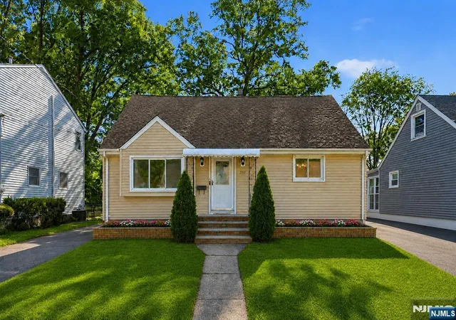 Photo 1 of Sale Pending at 298 Fairway Ave, Belleville, NJ 07109 | MLS# 26025925 | Listing updated on 2026-08-28