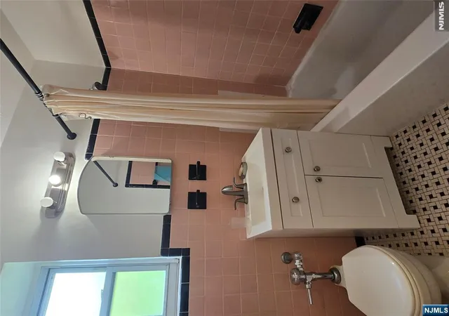 5th image of 2345 Linwood Ave #6A, Fort Lee, NJ 07024 | MLS# 26025928