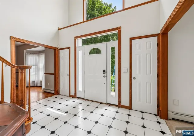 3rd image of 6 Comanche Trl, Vernon, NJ 07462 | MLS# 26025988