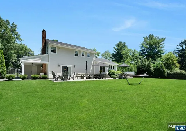 3rd image of 247 Oldwoods Rd, Franklin Lakes, NJ 07417 | MLS# 26025991