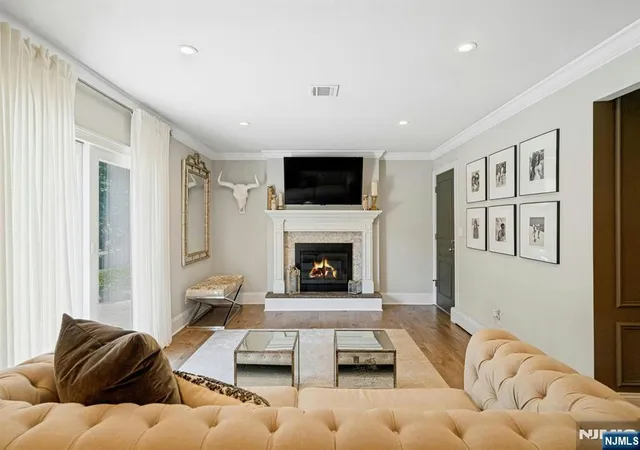 5th image of 247 Oldwoods Rd, Franklin Lakes, NJ 07417 | MLS# 26025991