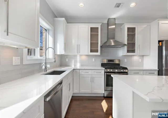 Listing Photo 5 - Condo for sale in building located at 85 Washington Ave, Cliffside Park, NJ 07010 - Unit #85