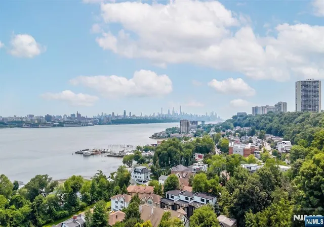 34th image of 20 Veterans Wy, Edgewater, NJ 07020 | MLS# 26026021