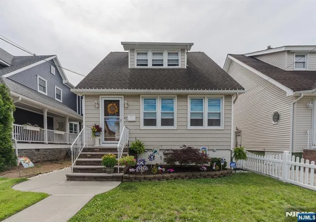 Photo 1 of Sale Pending at 334 Travers Pl, Lyndhurst, NJ 07071 | MLS# 26026034 | Listing updated on 2026-07-30