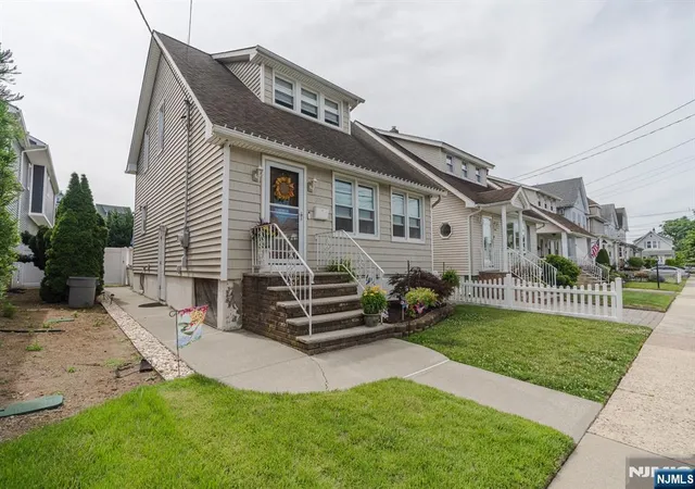 Photo 3 of Sale Pending at 334 Travers Pl, Lyndhurst, NJ 07071 | MLS# 26026034 | Listing updated on 2026-07-30
