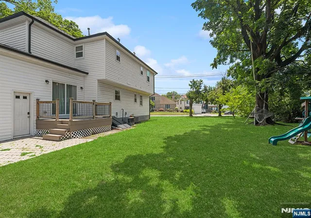 Photo 4 of Single family home for sale at 65 Woodward St, Saddle Brook, NJ 07663 | MLS# 26026055 | Listing updated on 2026-08-19