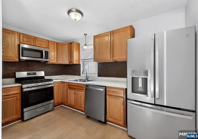 Photo 3 of Sale Pending at 216 218 New St, Orange, NJ 07050 | MLS# 26026061 | Listing updated on 2026-09-02