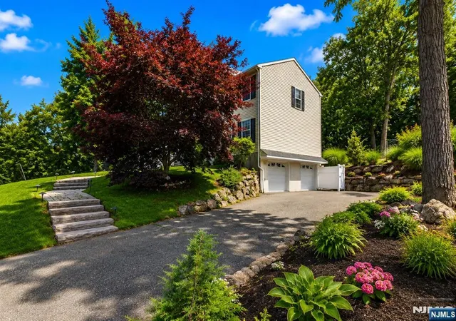 2nd image of 8 Cross Oak Ln, West Milford, NJ 07480 | MLS# 26026098