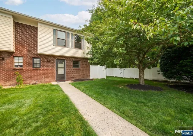 2nd image of 25 Driscoll Ct, North Brunswick, NJ 08902 | MLS# 26026100
