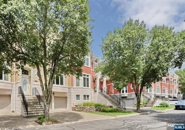 3rd image of 136 Winding Crk, Old Tappan, NJ 07675 | MLS# 26026101