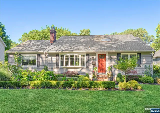 1st image of 131 Highwood Ave, Glen Rock, NJ 07452 | MLS# 26026104