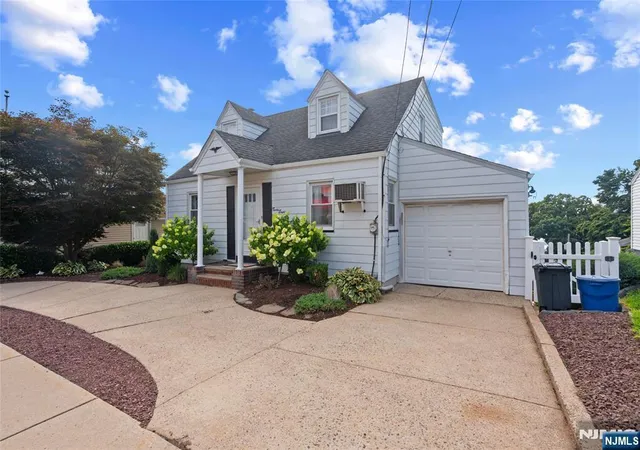 Photo 2 of Single family home for sale at 38 Hackensack St, Wood Ridge, NJ 07075 | MLS# 26026112 | Listing updated on 2026-09-18