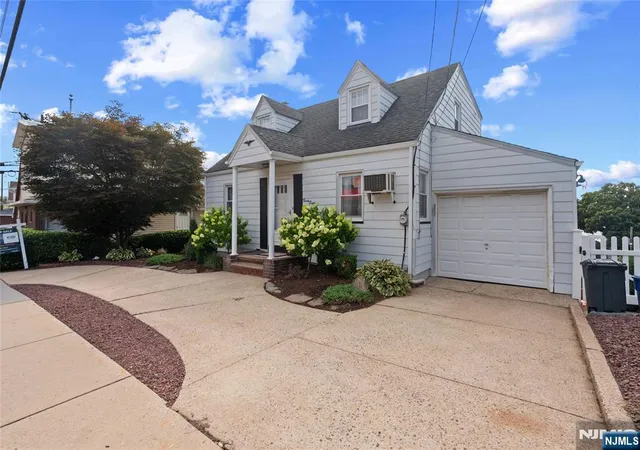 Photo 3 of Single family home for sale at 38 Hackensack St, Wood Ridge, NJ 07075 | MLS# 26026112 | Listing updated on 2026-09-18