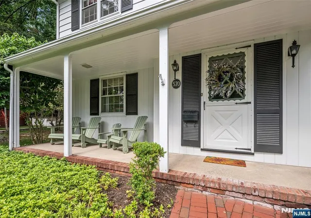2nd image of 570 Bennington Ter, Ridgewood, NJ 07450 | MLS# 26026120