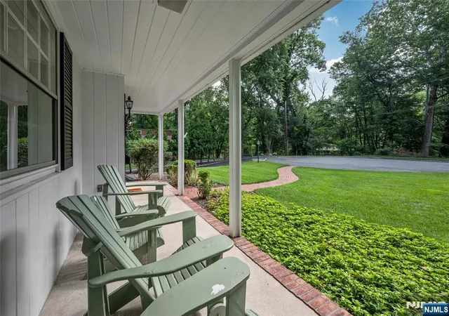 3rd image of 570 Bennington Ter, Ridgewood, NJ 07450 | MLS# 26026120